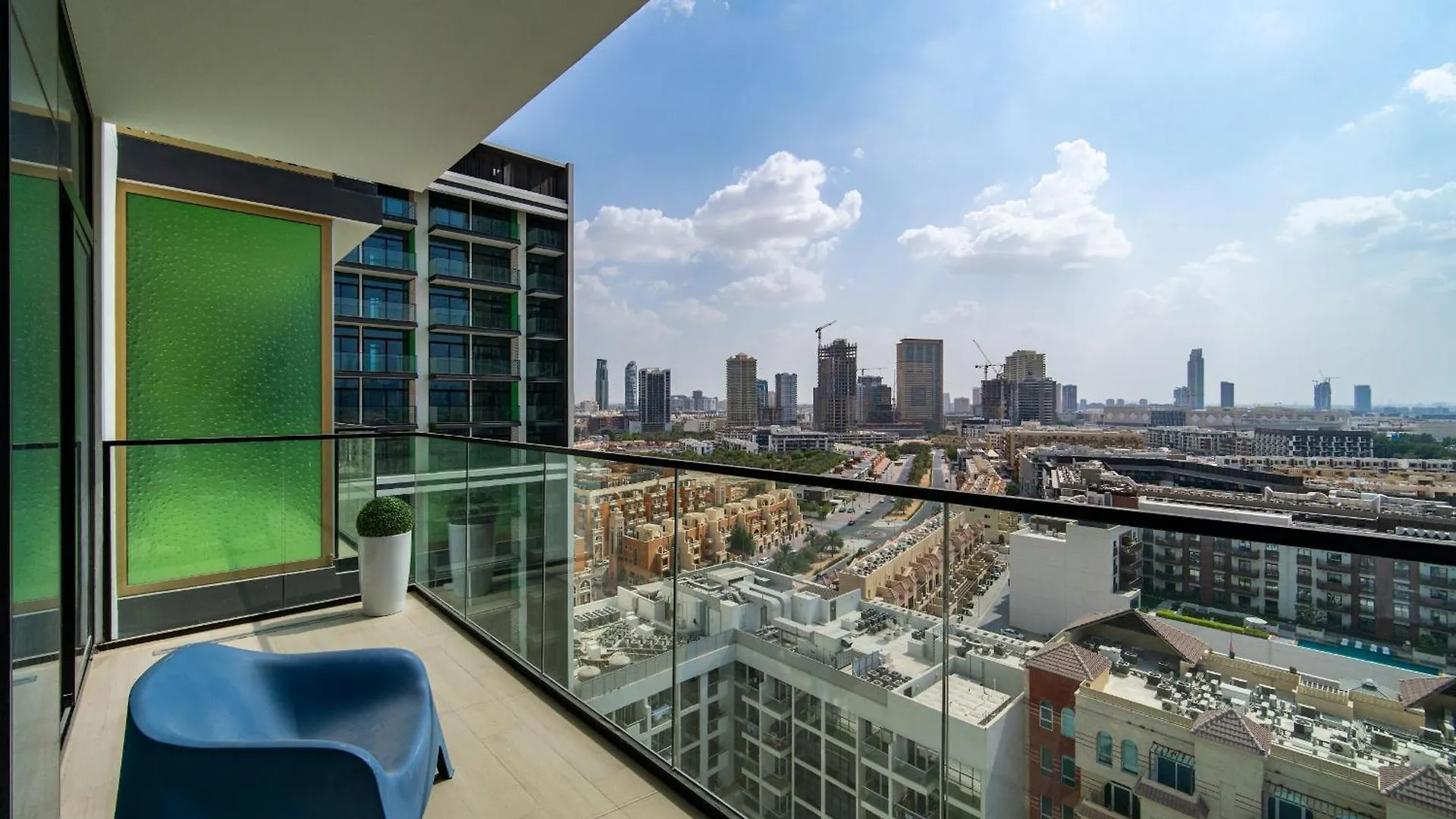 Spacious Jvc 1Br With Crib - Balcony&Park Walks Dubai 0*,  United Arab Emirates