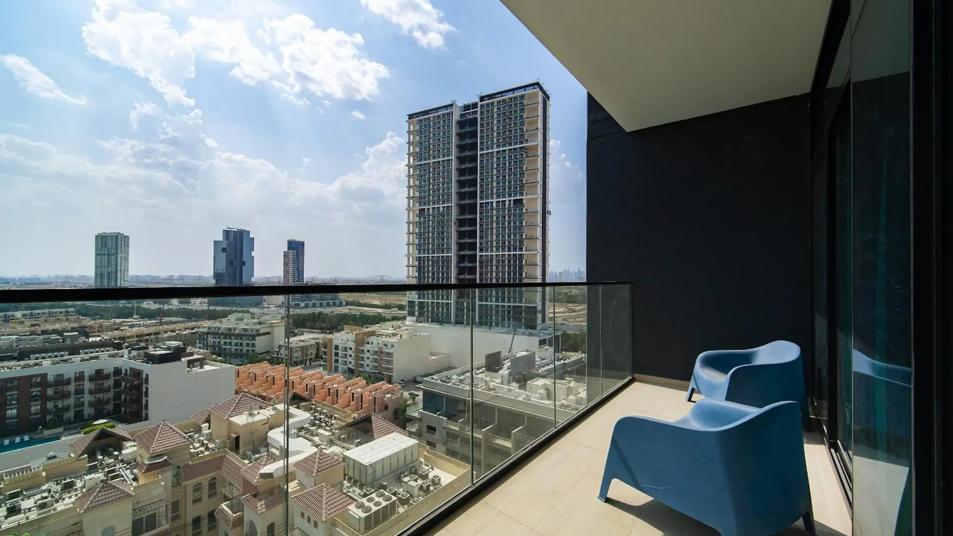 Spacious Jvc 1Br With Crib - Balcony&Park Walks Dubai 0*,  United Arab Emirates