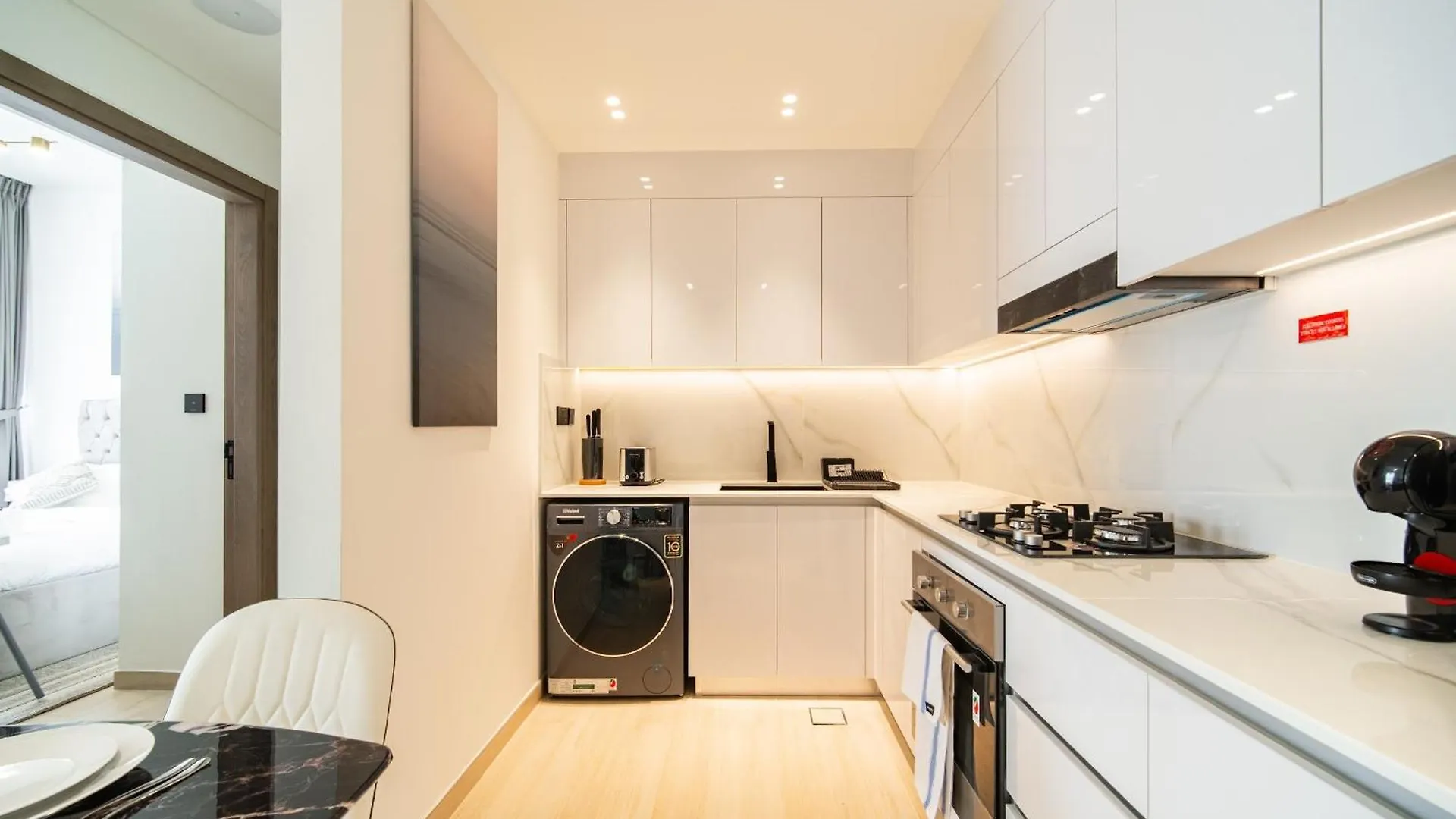Spacious Jvc 1Br With Crib - Balcony&Park Walks Dubai 0*,  United Arab Emirates