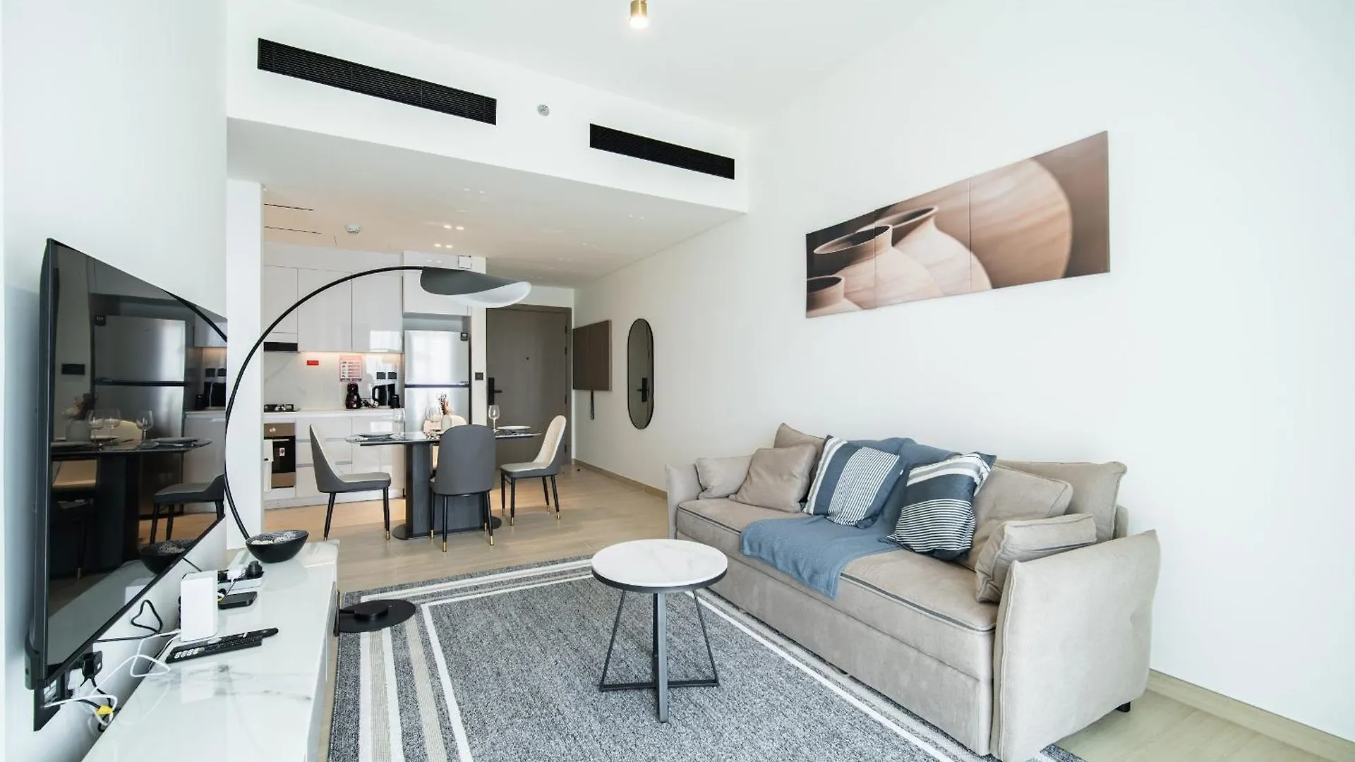 Spacious Jvc 1Br With Crib - Balcony&Park Walks Dubai United Arab Emirates
