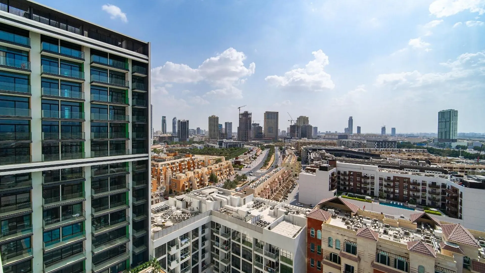 Spacious Jvc 1Br With Crib - Balcony&Park Walks Dubai